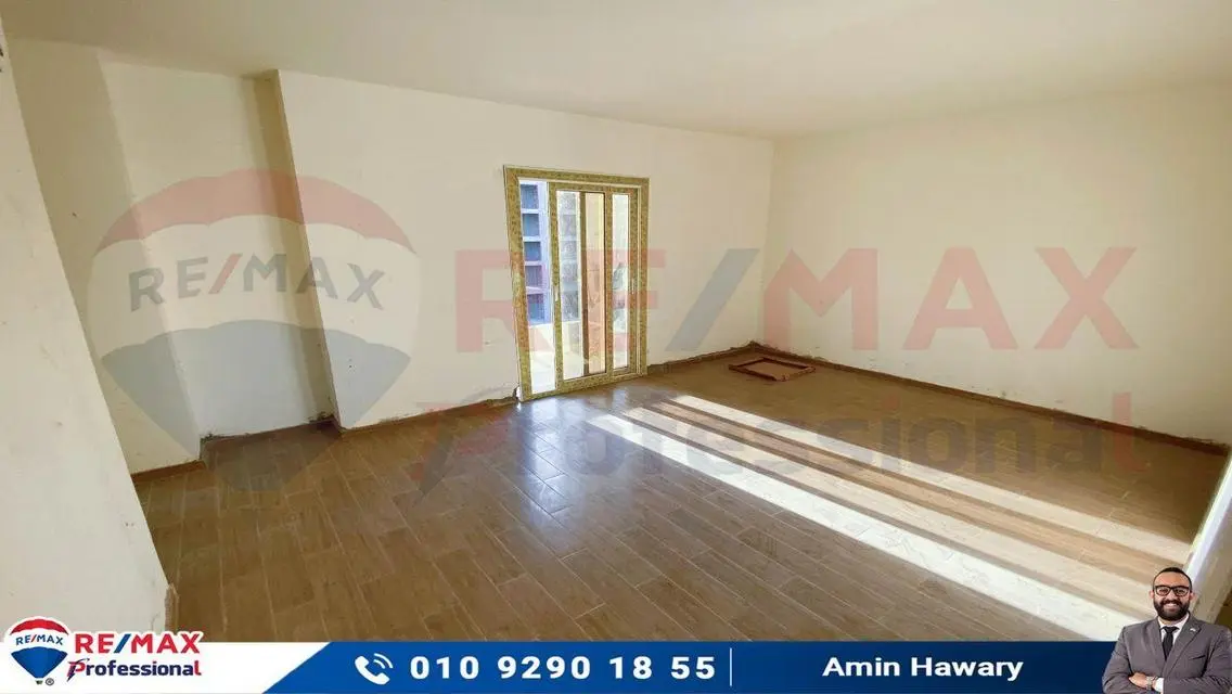 Luxury Apartment with Balcony and Security Guard