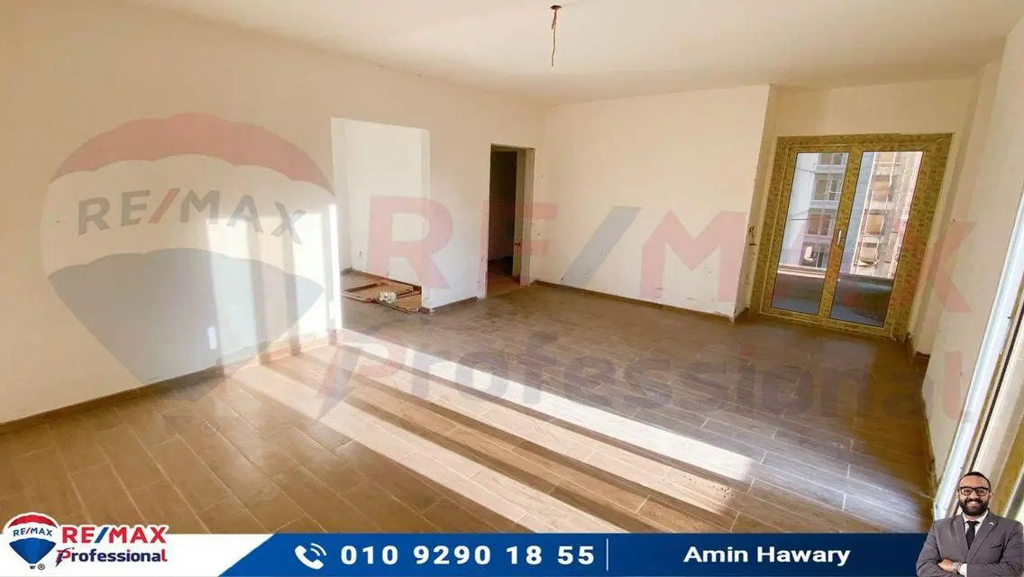 Luxury Apartment with Balcony and Security Guard