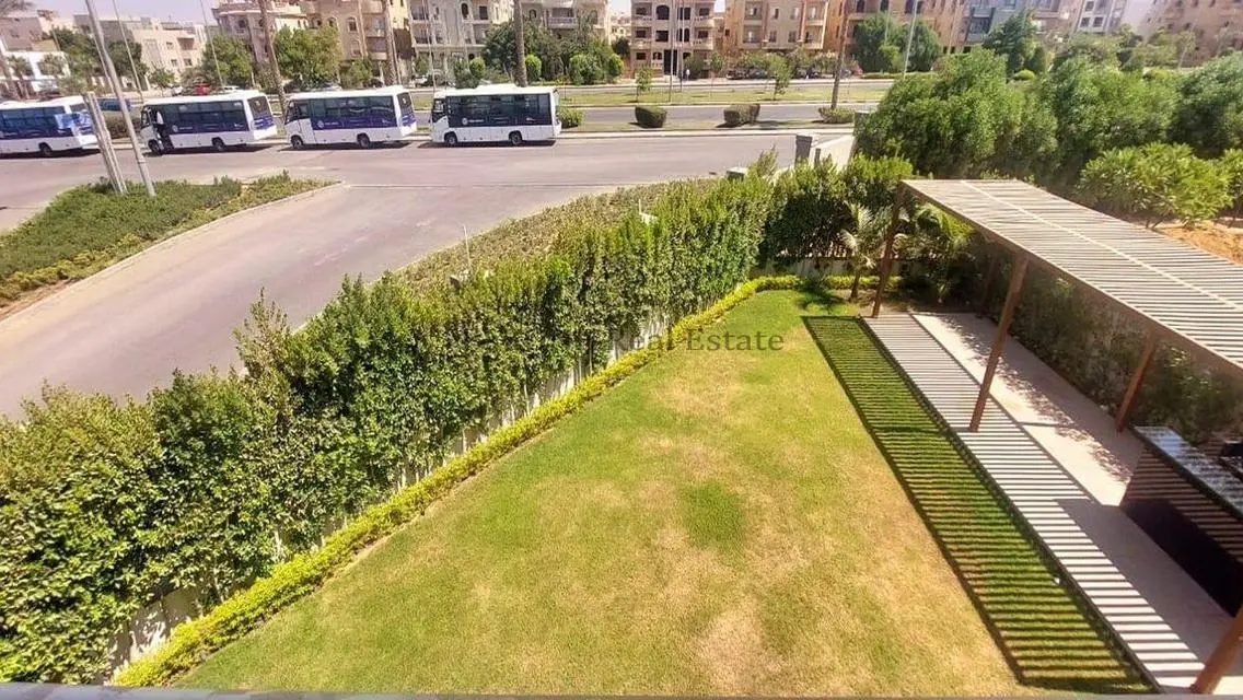 شقة فاخرة بمساحة 500 متر للبيع