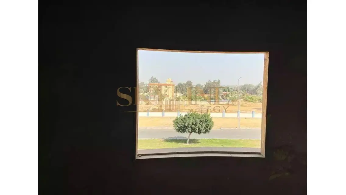 شقة فاخرة في SKYLINE ردهة 3 غرف للبيع