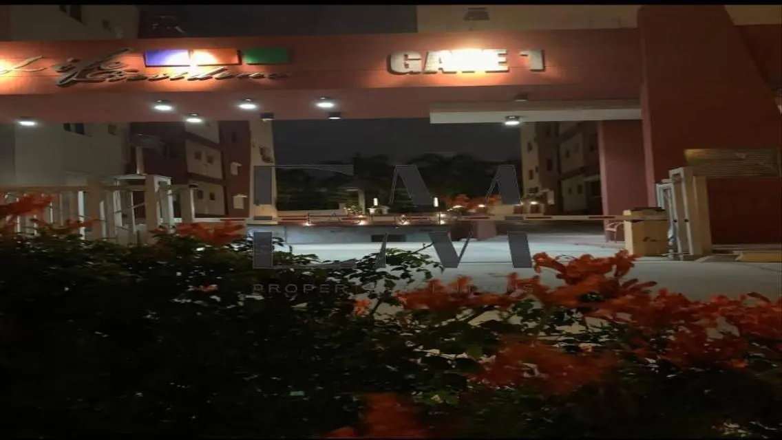 شقة فاخرة مع شرفة وحارس أمن