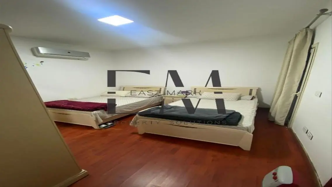 شقة فاخرة مع شرفة وحارس أمن