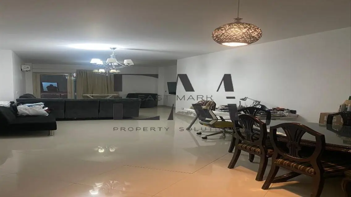 شقة فاخرة مع شرفة وحارس أمن