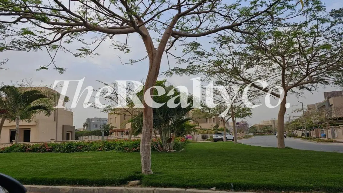 Luxury Stand-Alone Villa with Pool in Palm Hills