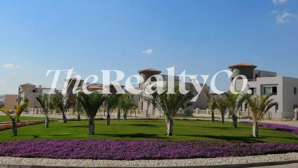 Luxury Stand-Alone Villa with Pool in Palm Hills