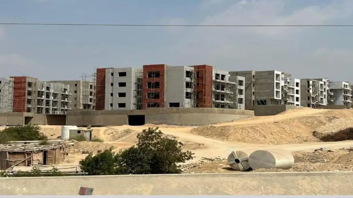 شقة رائعة للبيع بإطلالة ساحرة على البحيرات