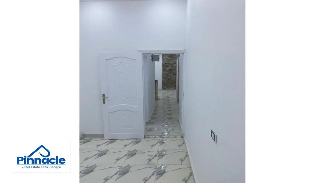 عقار مميز بسعر 32000 متر مع حارس أمن