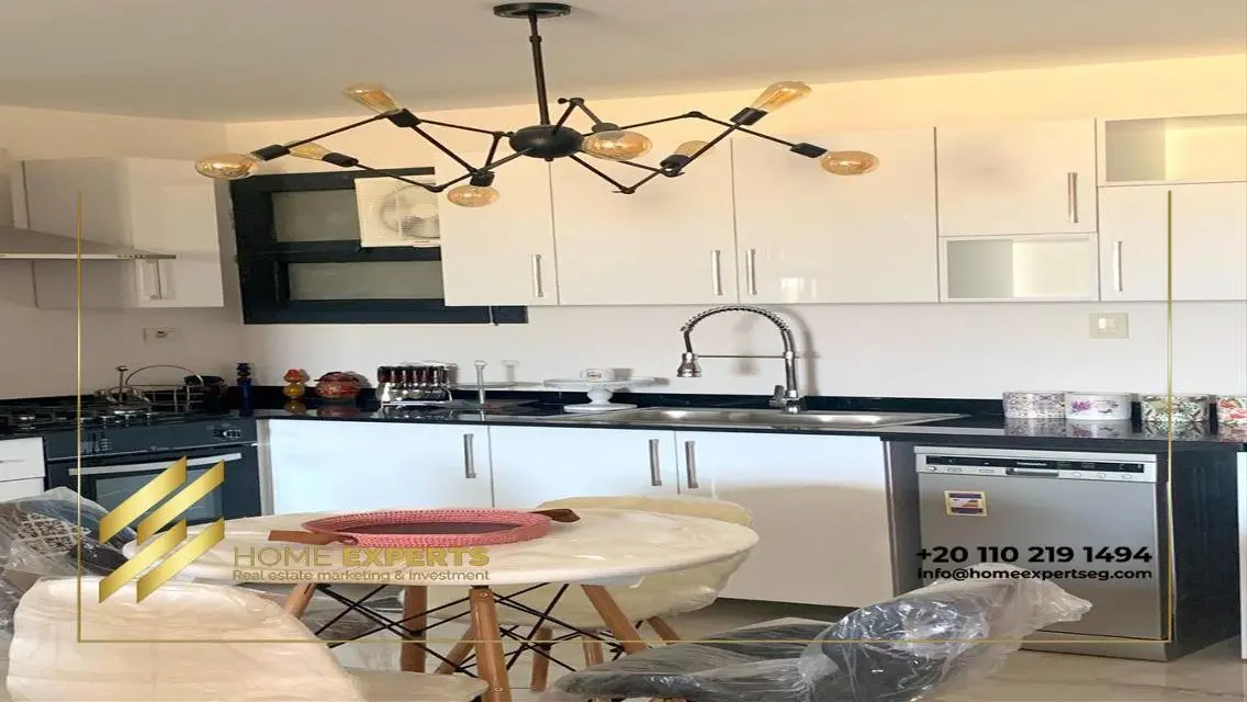 Stunning Apartment with Scenic View in Central Location
