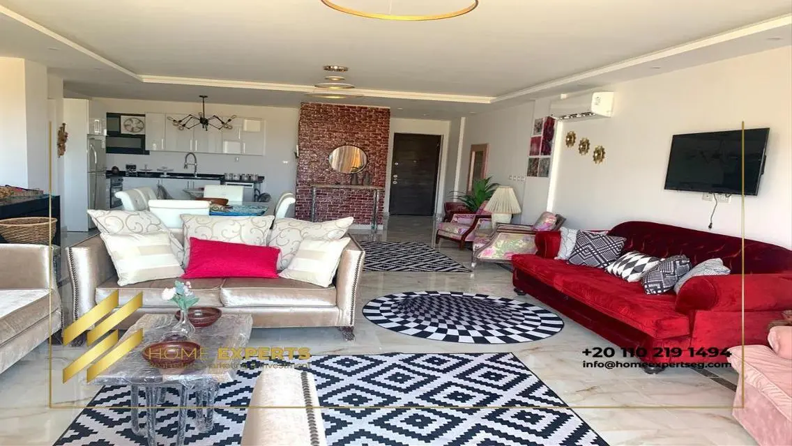 Stunning Apartment with Scenic View in Central Location