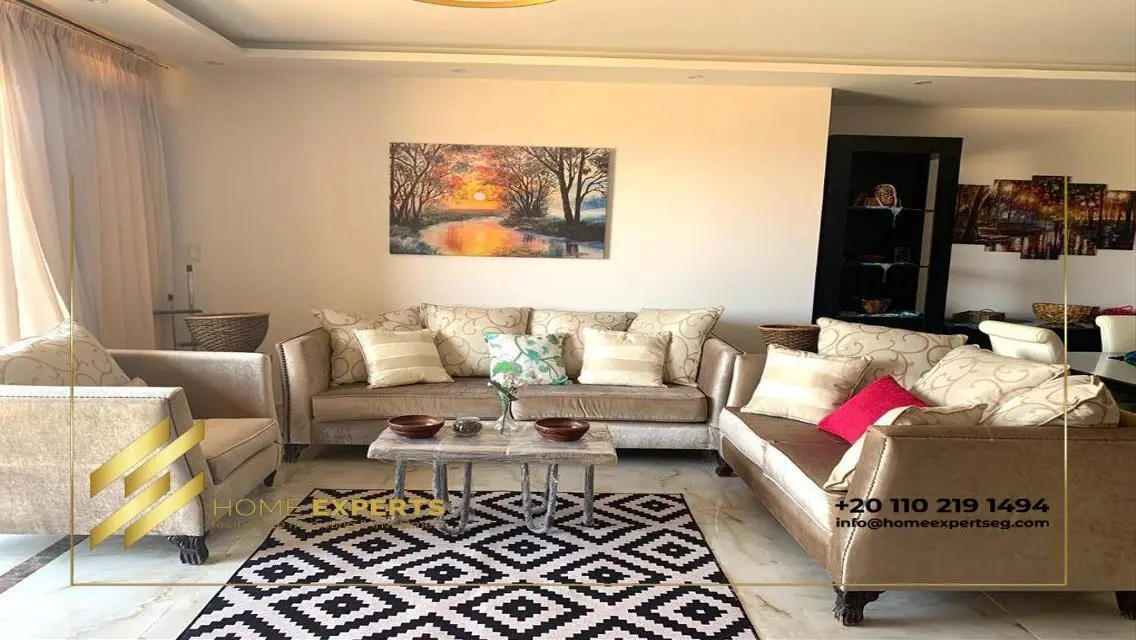 Stunning Apartment with Scenic View in Central Location