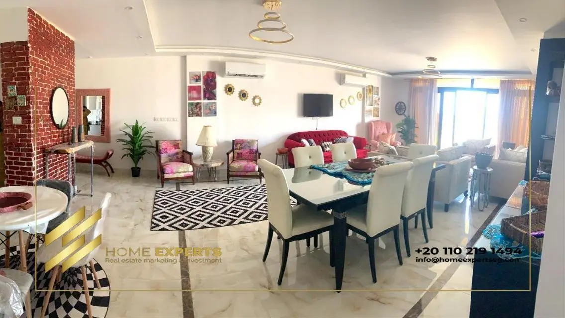 Stunning Apartment with Scenic View in Central Location