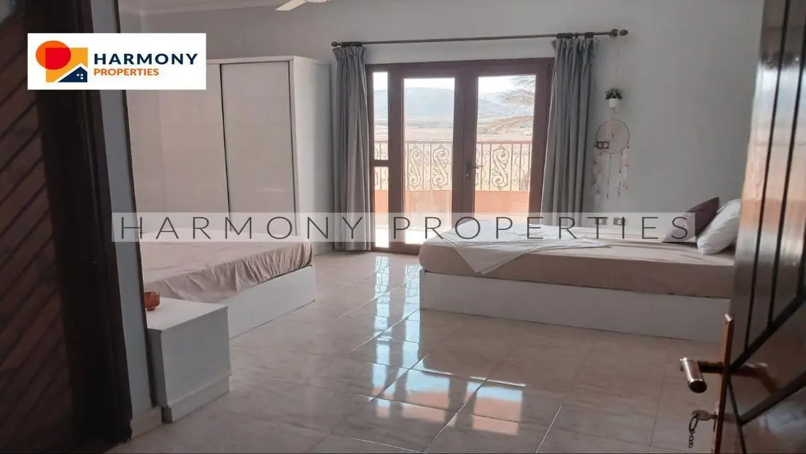 Luxurious Apartment with Lake View