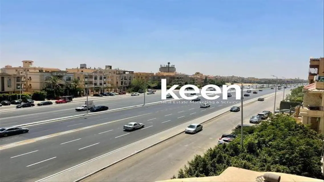 شقة فاخرة مع حديقة خاصة للبيع