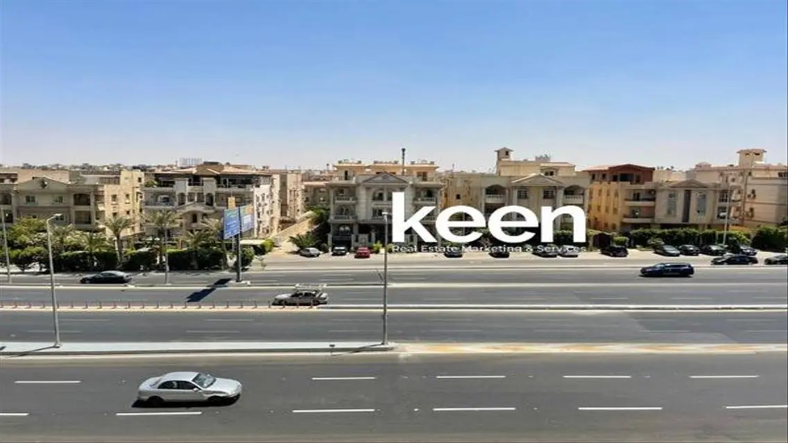 شقة فاخرة مع حديقة خاصة للبيع