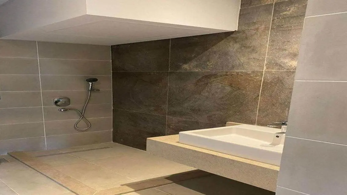 فيلا فاخرة بمساحة واسعة في دورا