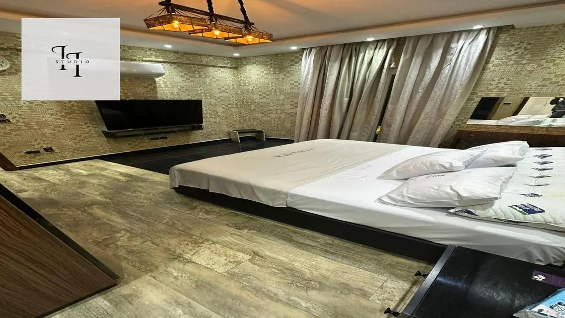 Luxury 3-Bedroom Apartment in AUC 20
