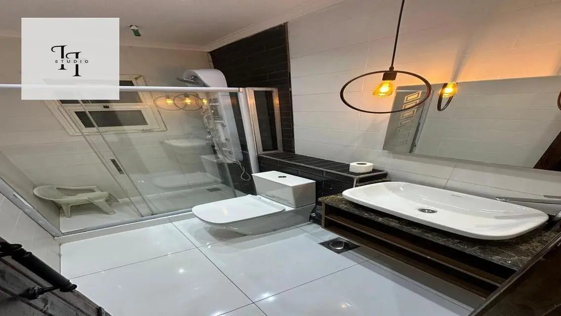 Luxury 3-Bedroom Apartment in AUC 20