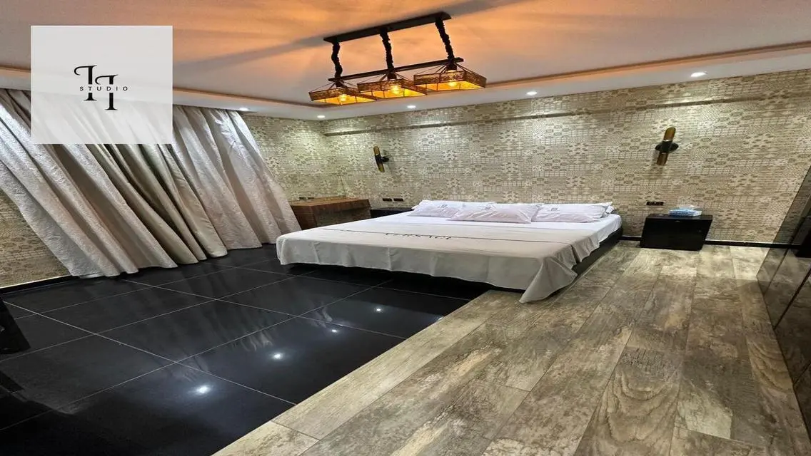 Luxury 3-Bedroom Apartment in AUC 20