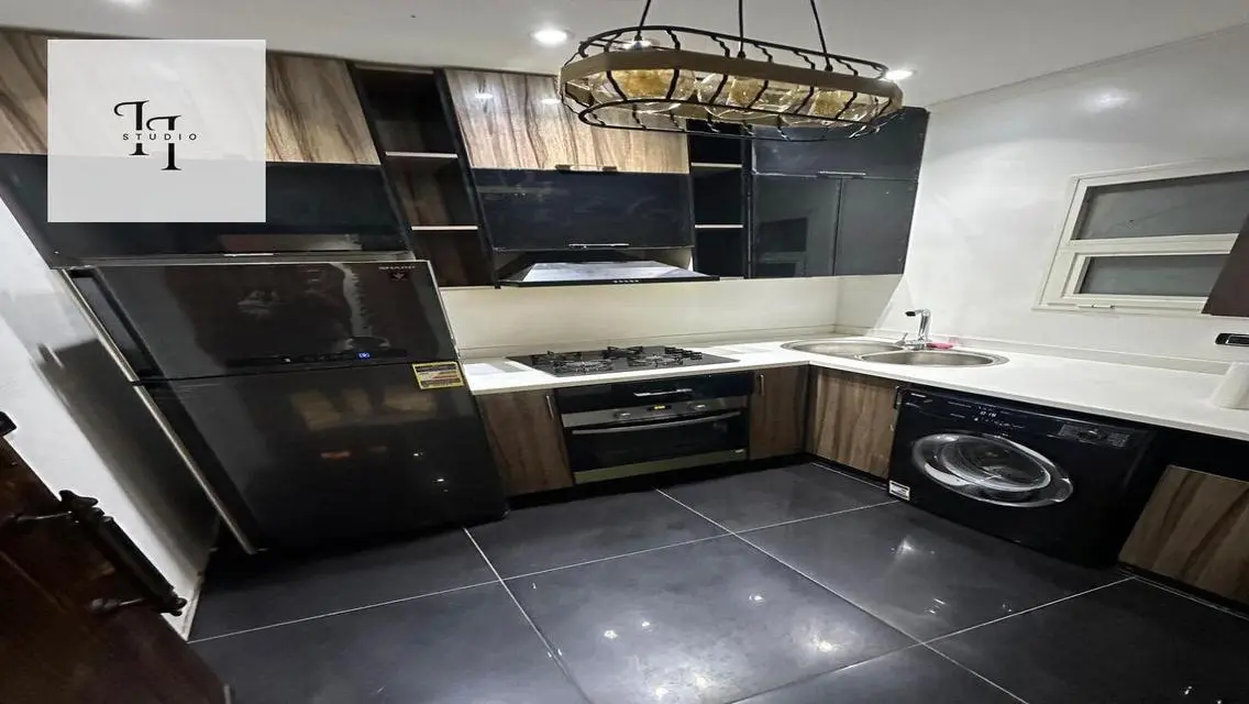Luxury 3-Bedroom Apartment in AUC 20