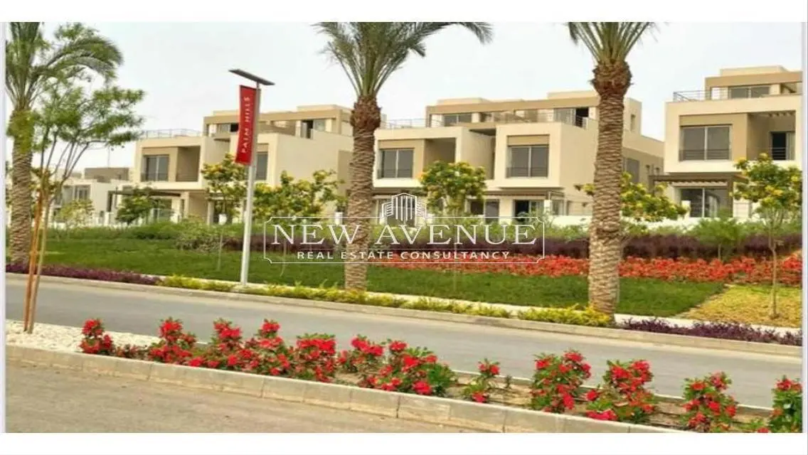 فيلا فاخرة للبيع بمساحة رائعة وحديقة خاصة