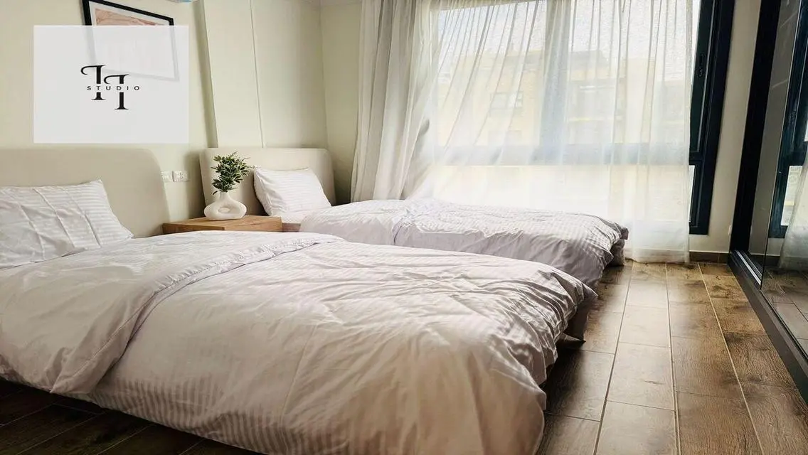 Stunning Apartment Near AUC