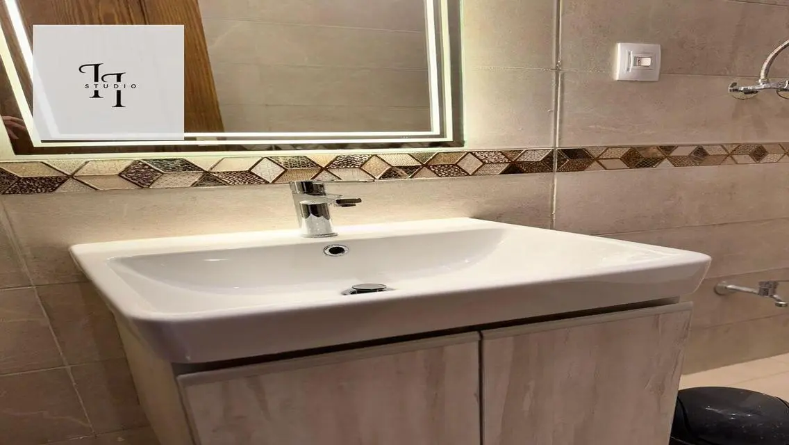 Stunning Apartment Near AUC
