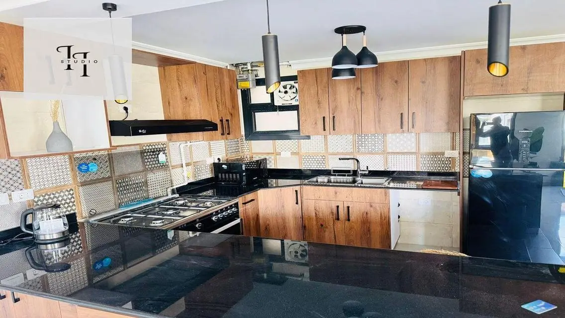 Stunning Apartment Near AUC