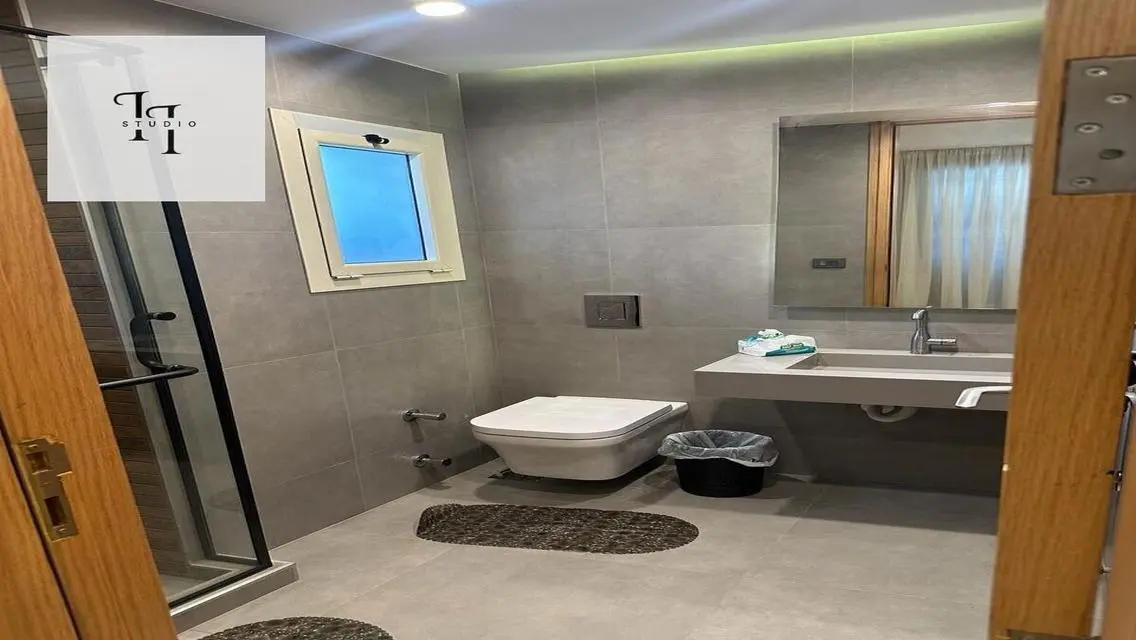 Stunning Apartment Near AUC