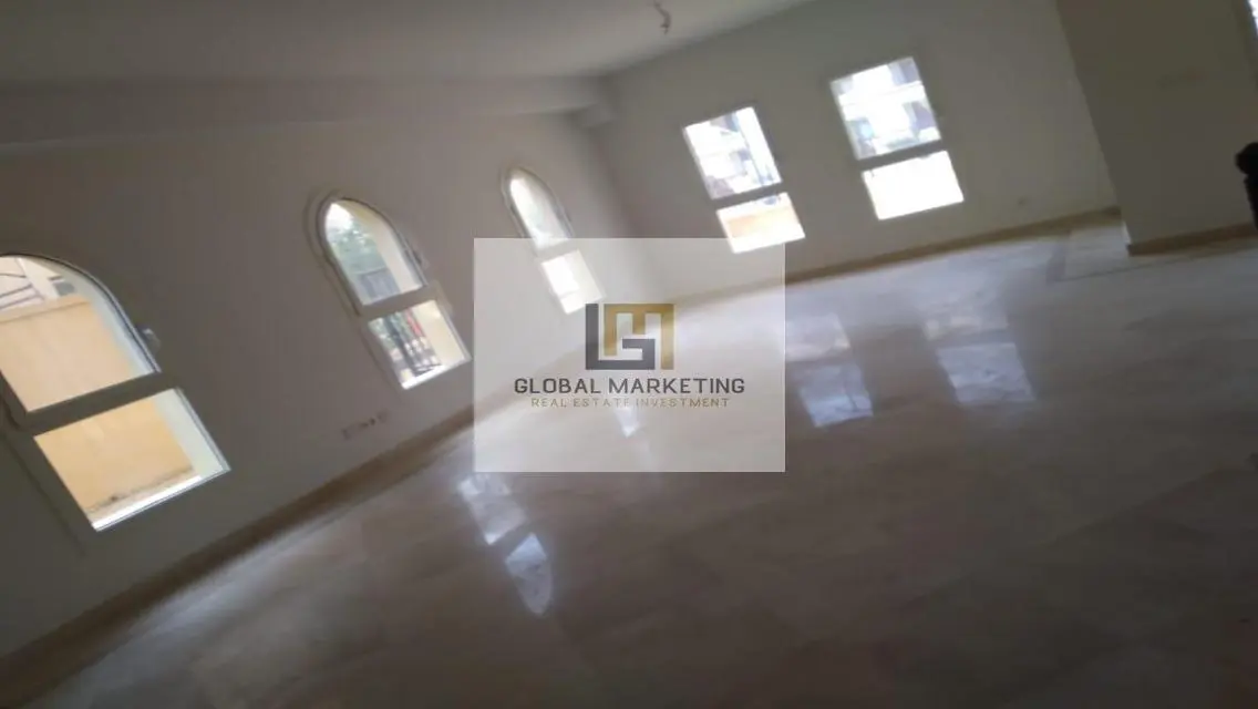 Luxury Apartment with 2500 meters in the Heart of the City