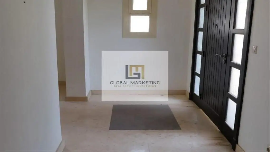 Luxury Apartment with 2500 meters in the Heart of the City