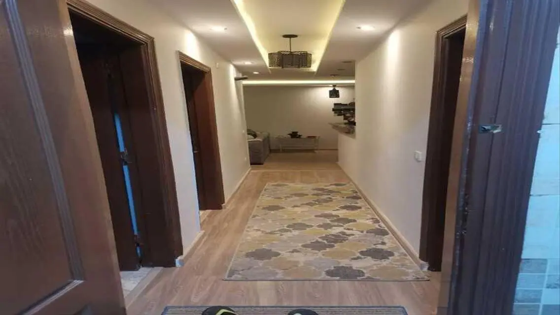 شقة فاخرة بمساحة واسعة مع حمام سباحة ونادي صحي