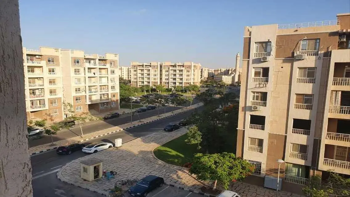 شقة فاخرة بمساحة واسعة مع حمام سباحة ونادي صحي