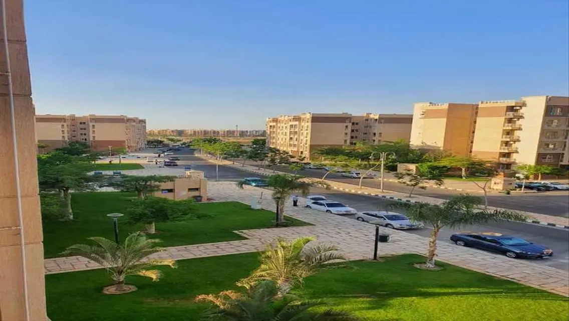 شقة فاخرة بمساحة واسعة مع حمام سباحة ونادي صحي