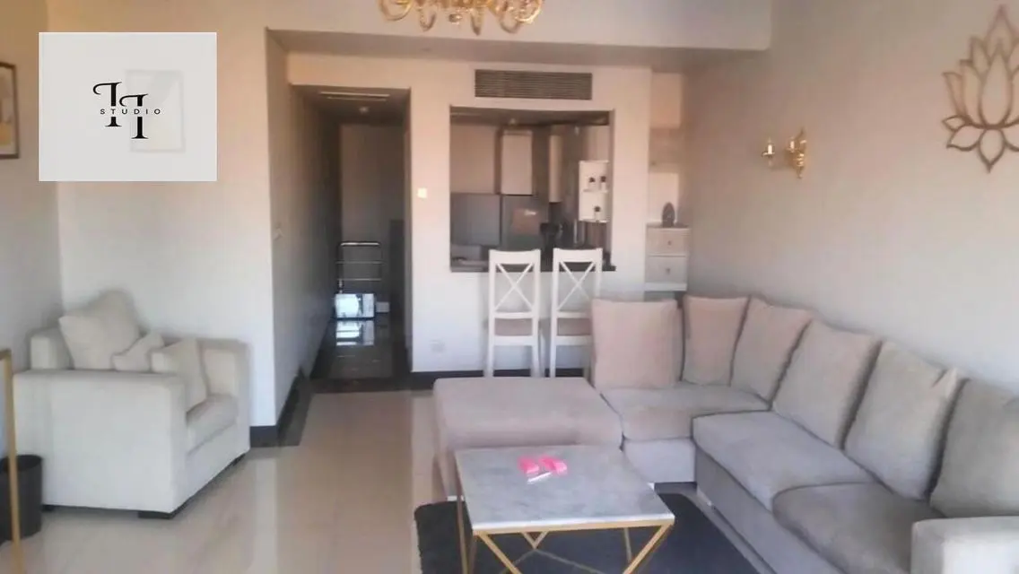شقة فاخرة في AUC