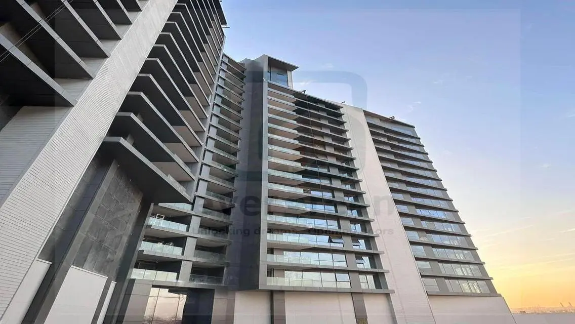 Luxury Apartment for Sale with Excellent Amenities and Stunning Views