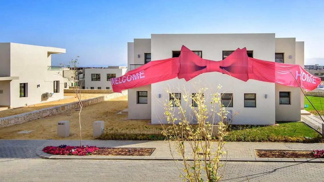 Luxurious Apartment for Sale in Azha - Lake View and Premium Amenities