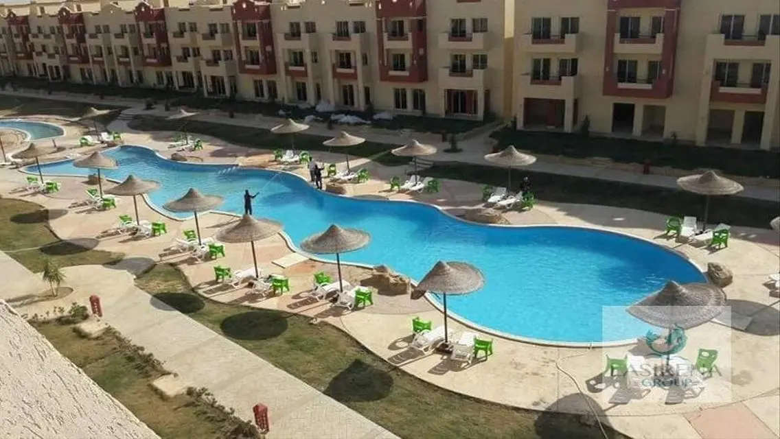 شقة مميزة بمساحة واسعة وإطلالة على البحيرة