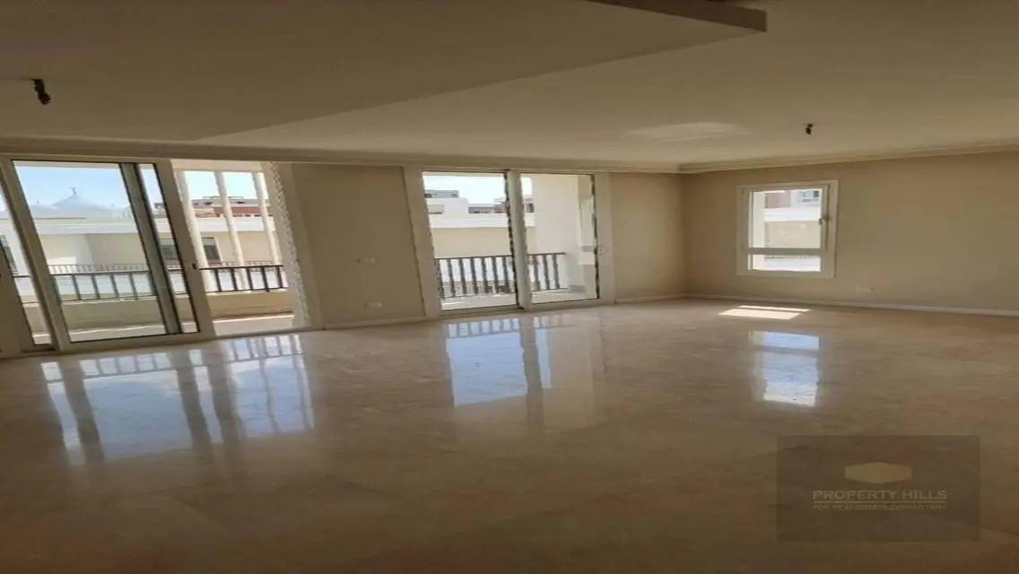 Luxury Three-Room Apartment with Stunning Views