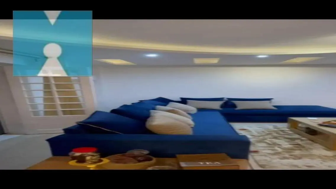 شقة عصرية مع شرفة وتجهيزات مطبخ في المبنى
