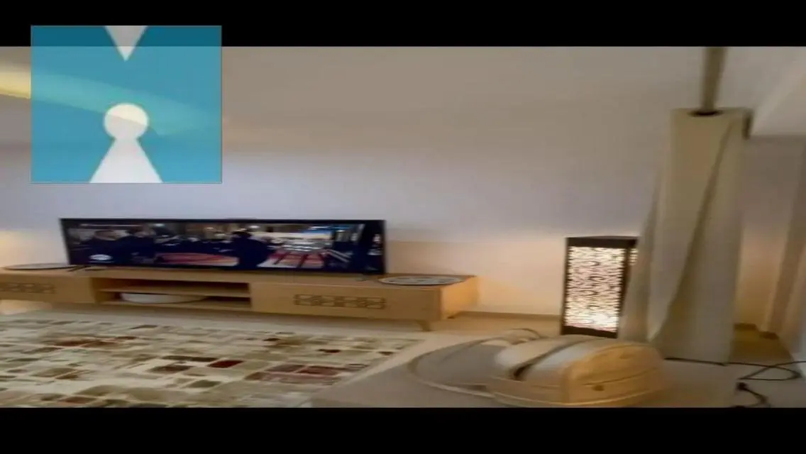 شقة عصرية مع شرفة وتجهيزات مطبخ في المبنى