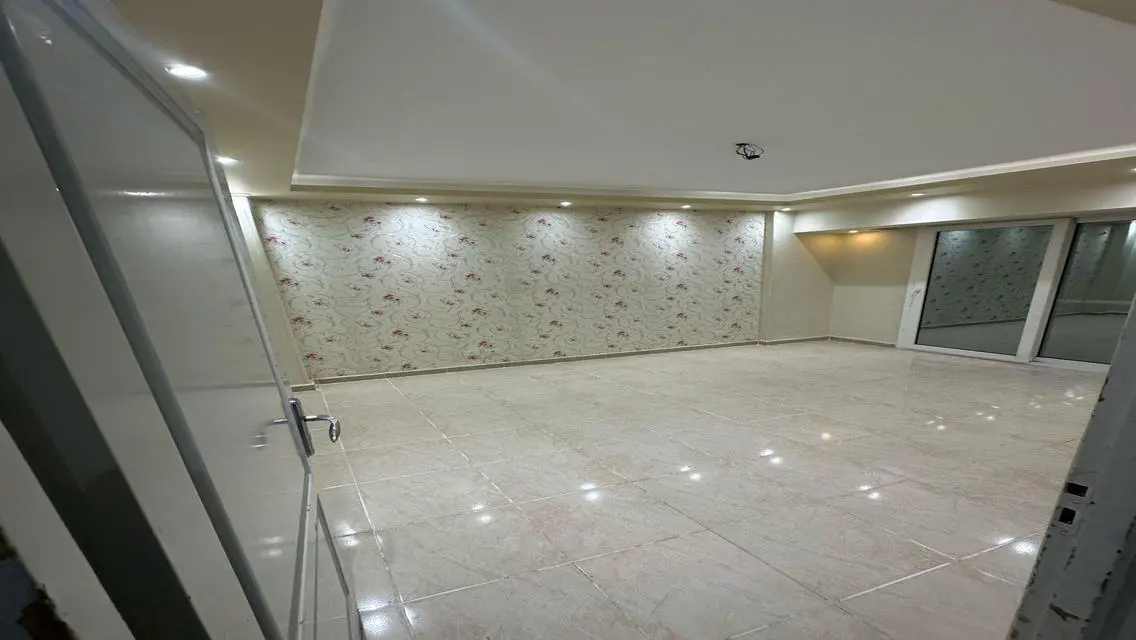 Spacious Apartment in B3 with 200 sqm