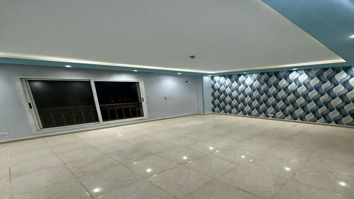 Spacious Apartment in B3 with 200 sqm
