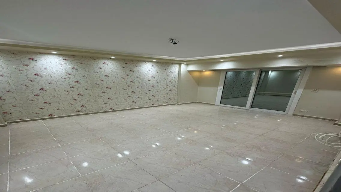 Spacious Apartment in B3 with 200 sqm
