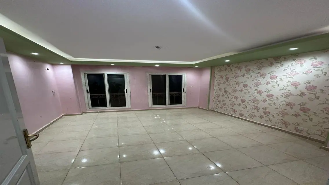 Spacious Apartment in B3 with 200 sqm