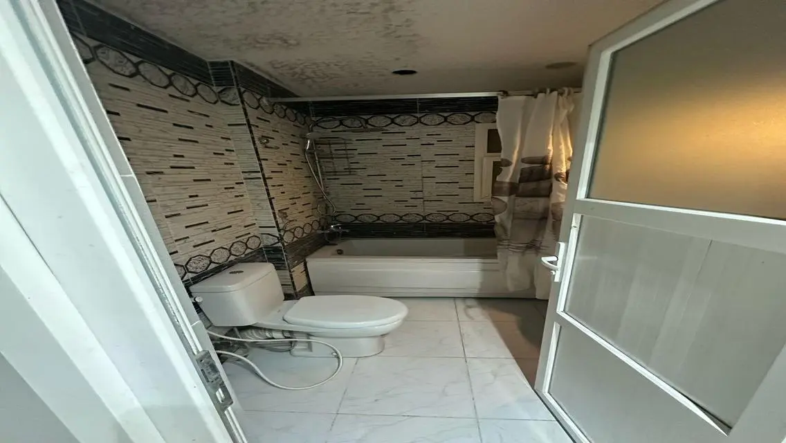 Spacious Apartment in B3 with 200 sqm
