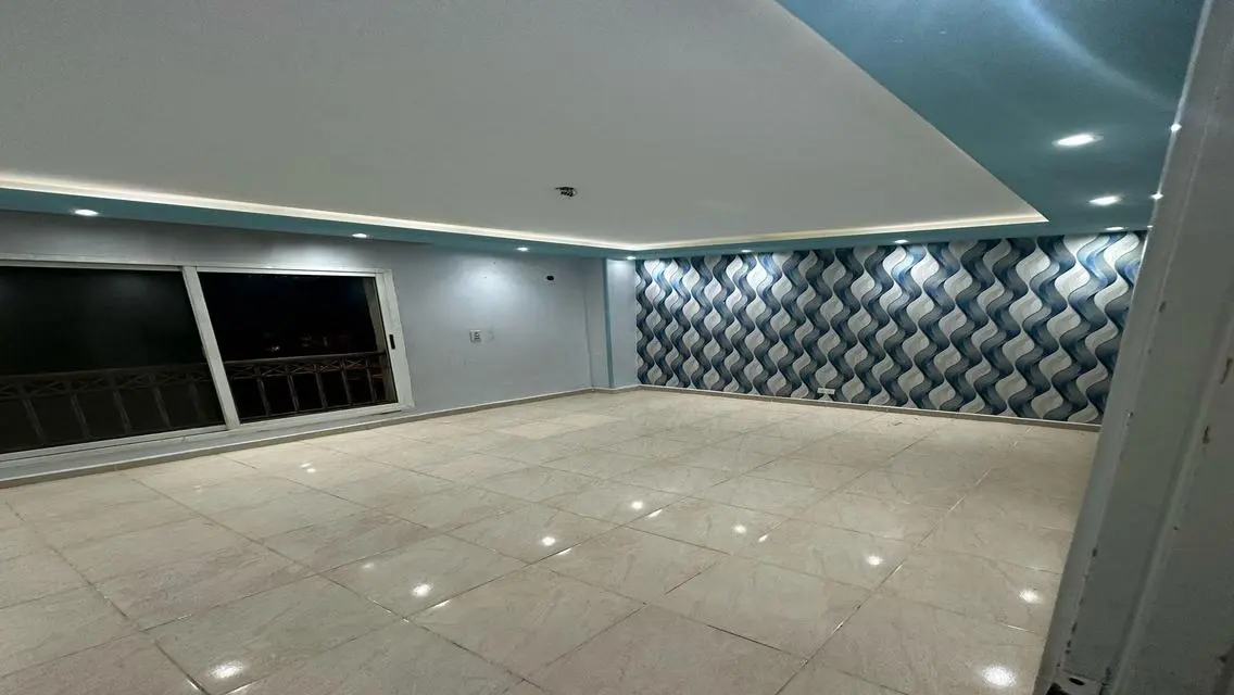 Spacious Apartment in B3 with 200 sqm