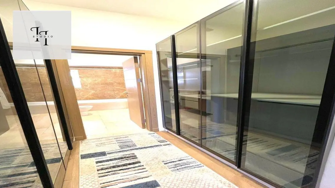 Luxurious 3-Bedroom Apartment with Stunning Amenities