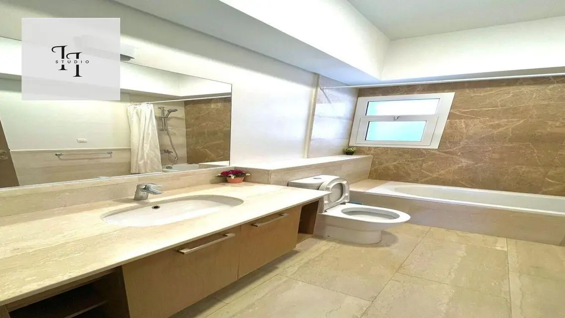 Luxurious 3-Bedroom Apartment with Stunning Amenities