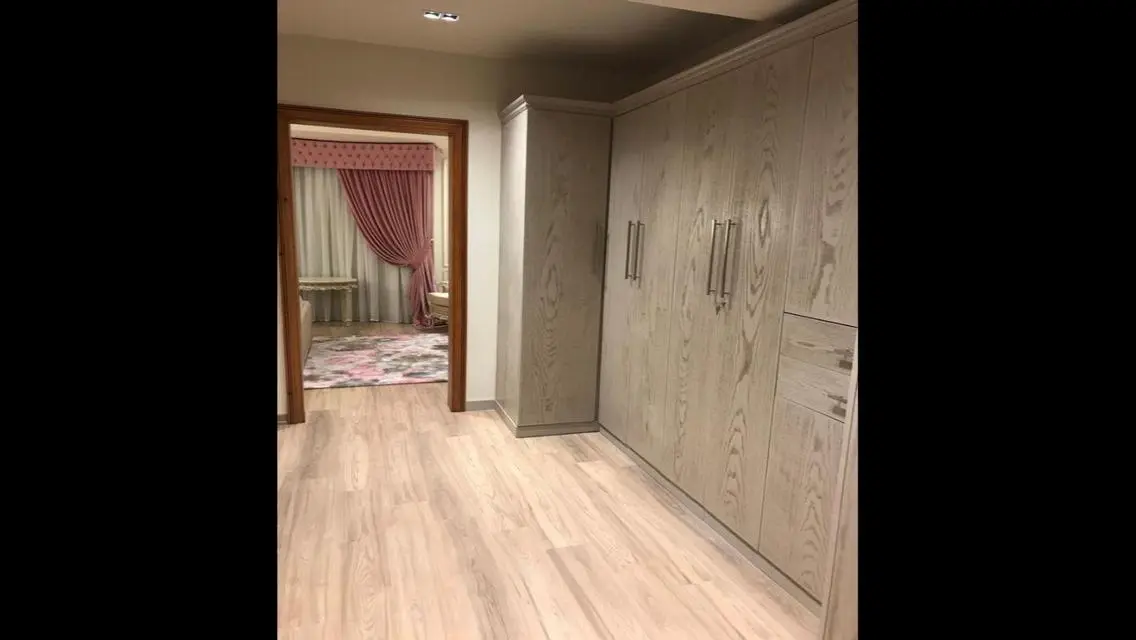شقة فاخرة في هاييك بارك - رؤية جبلية مدهشة