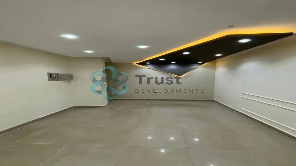 شقة فاخرة 3 غرف نوم للإيجار بسعر 35000 جنيهاً